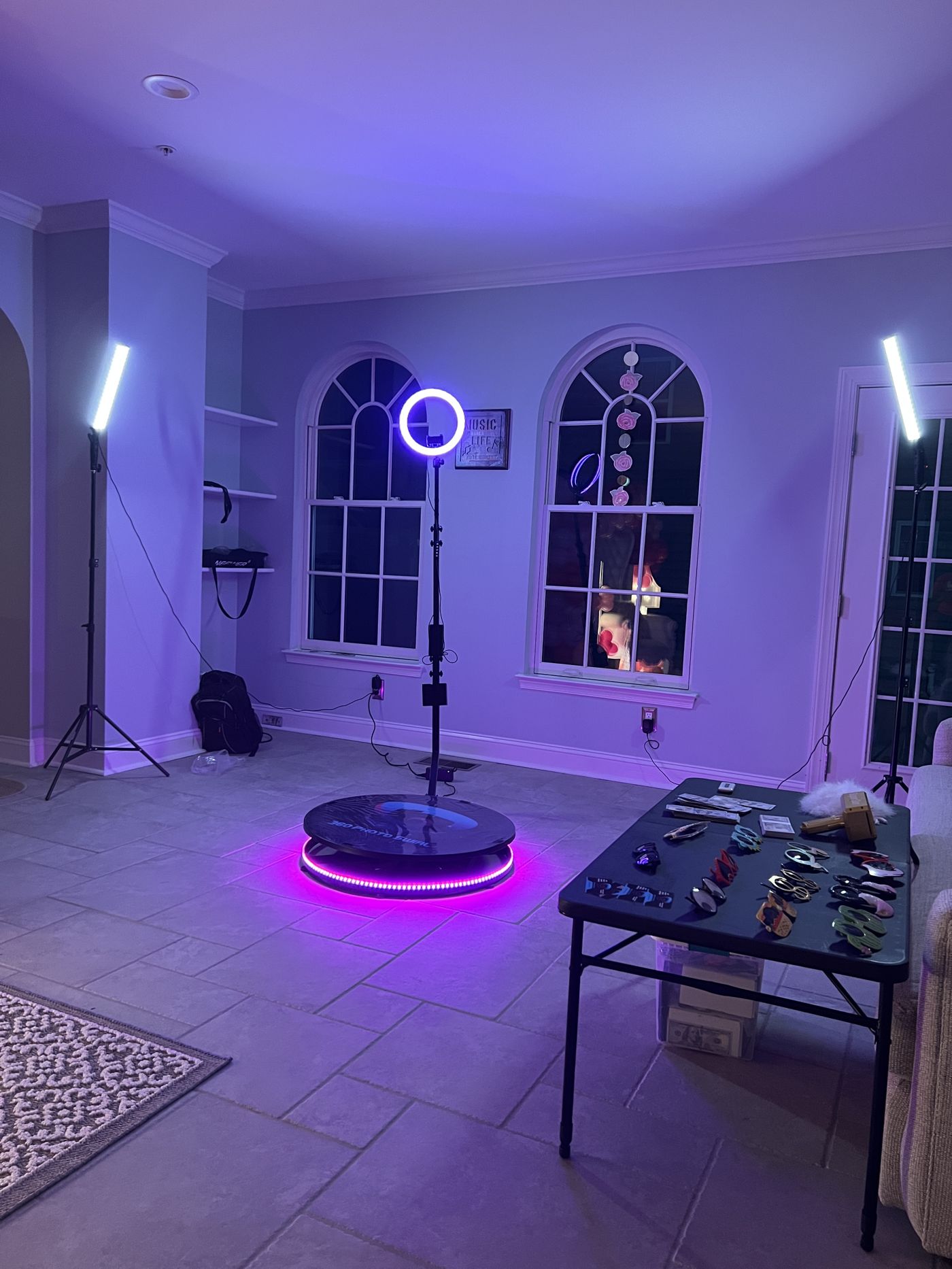 360 platform with purple ring light in a home living room